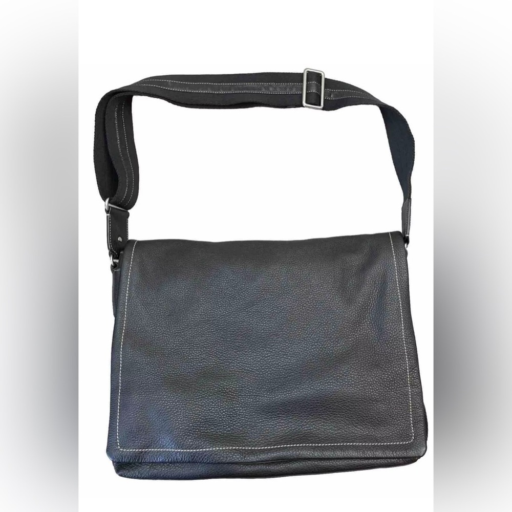 Levenger Bomber Jacket Leather Laptop Messenger Bag Pebble Black EUC